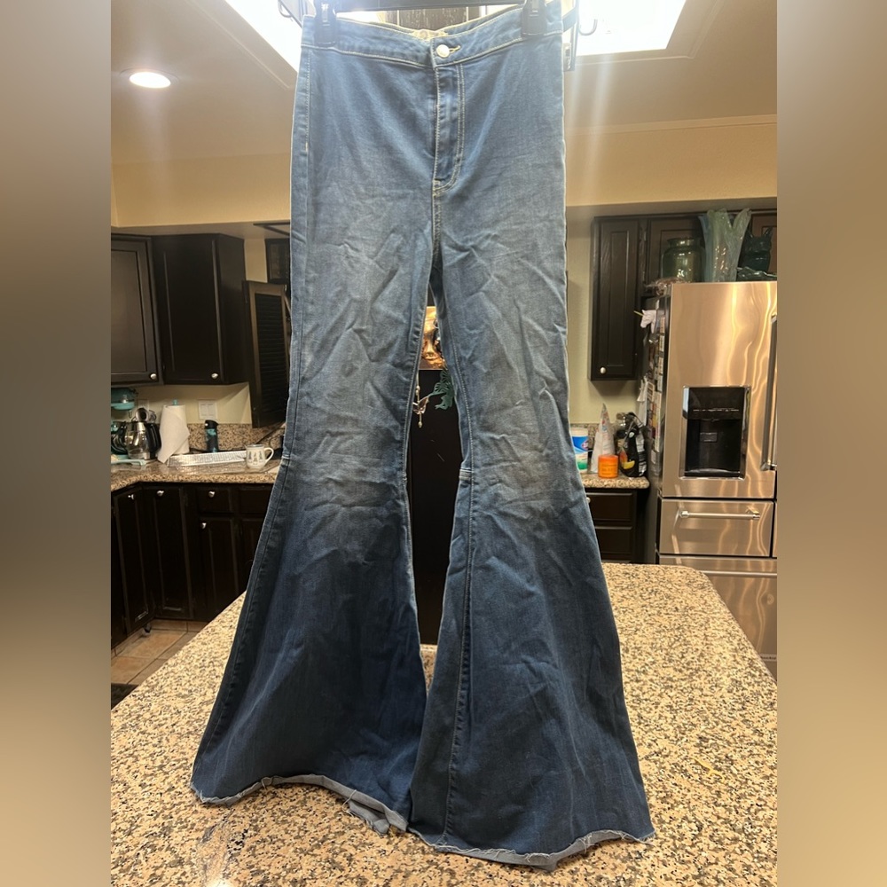Free People Just Float On Flare Jeans. Size 27.